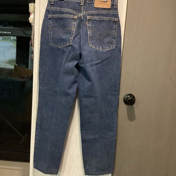 NWOT. Levi’s Women’s Size 8 Short Slim Fit with Tapered Leg 5 Pocket Jeans. - Picture 6 of 9